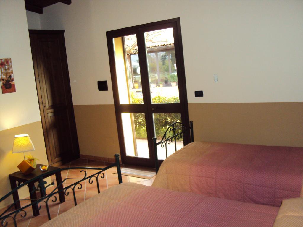 Agriturismo Il Pozzo Antico Mascali Esterno foto