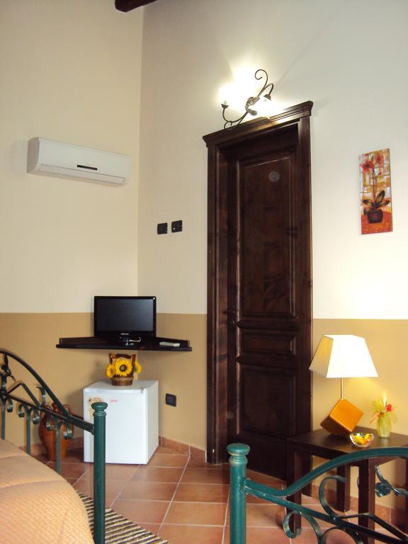 Agriturismo Il Pozzo Antico Mascali Esterno foto