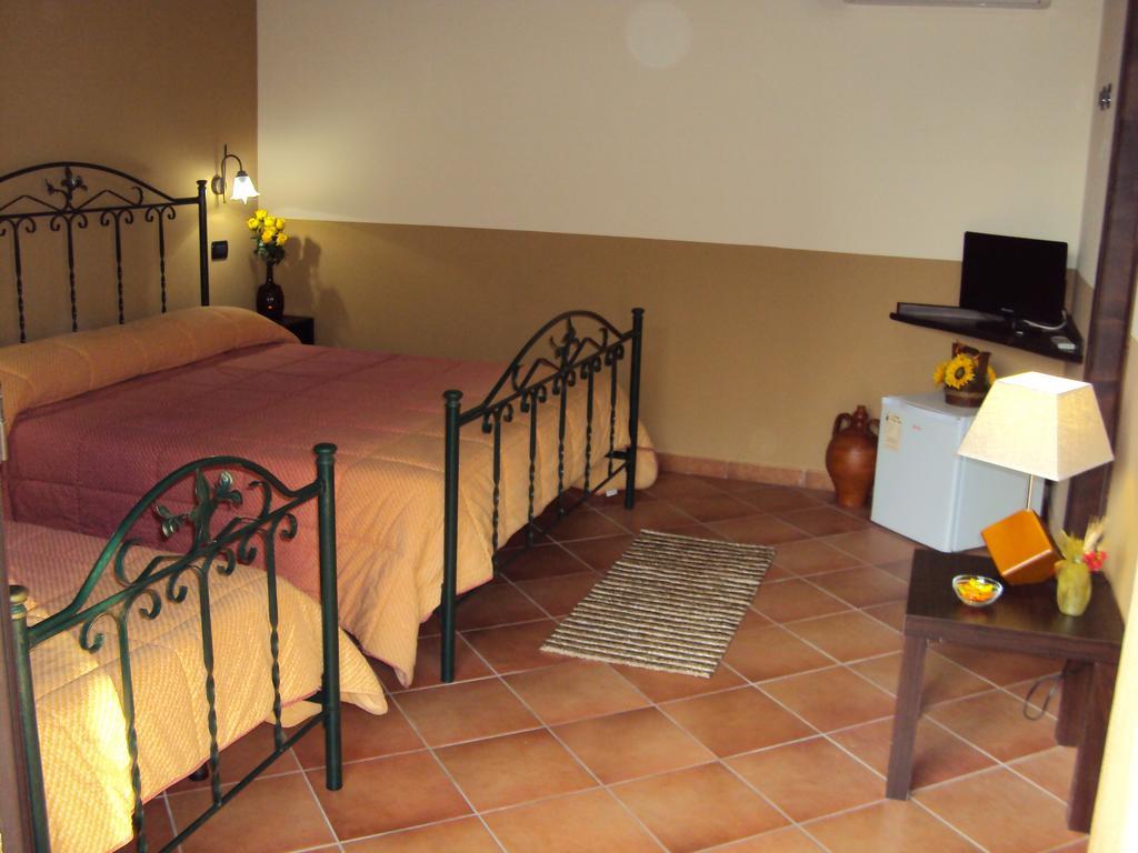 Agriturismo Il Pozzo Antico Mascali Esterno foto
