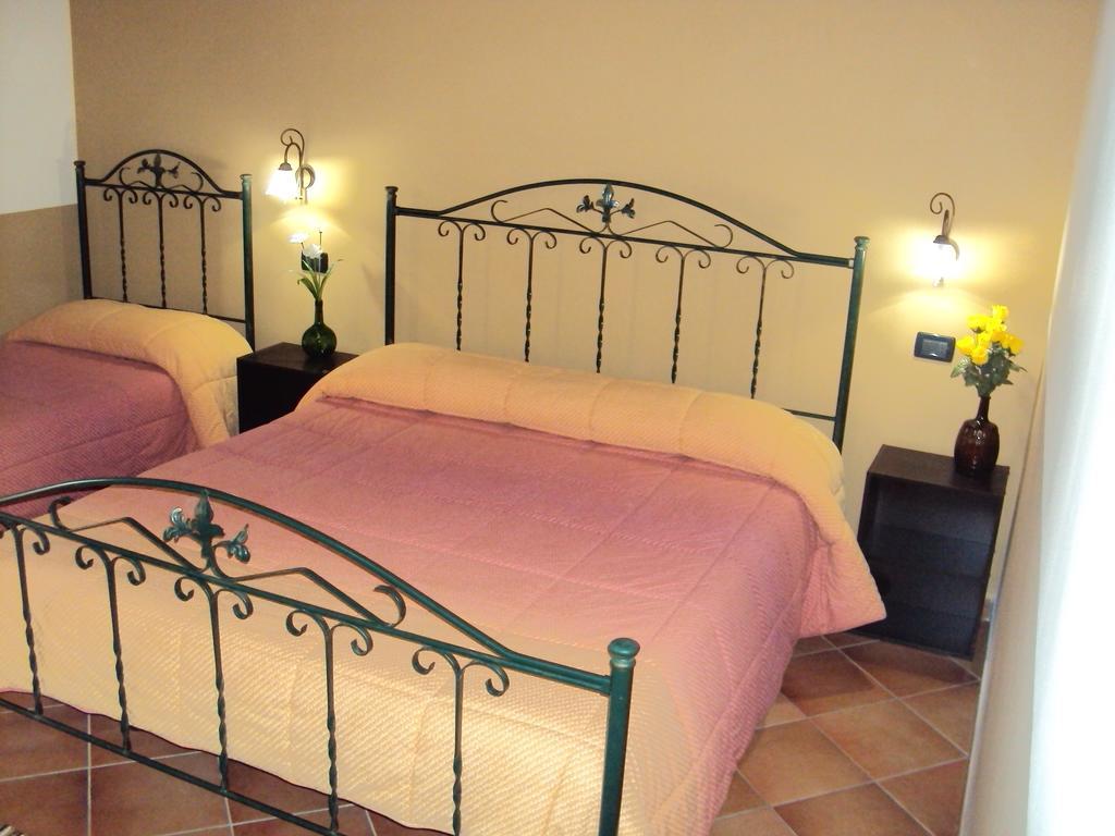 Agriturismo Il Pozzo Antico Mascali Esterno foto