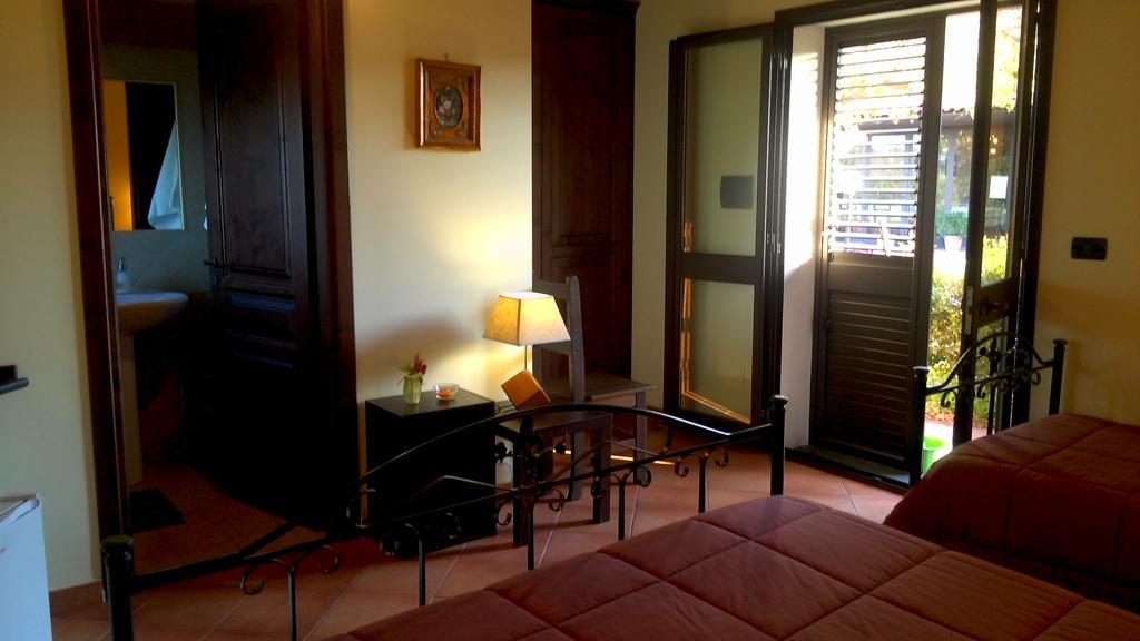 Agriturismo Il Pozzo Antico Mascali Esterno foto
