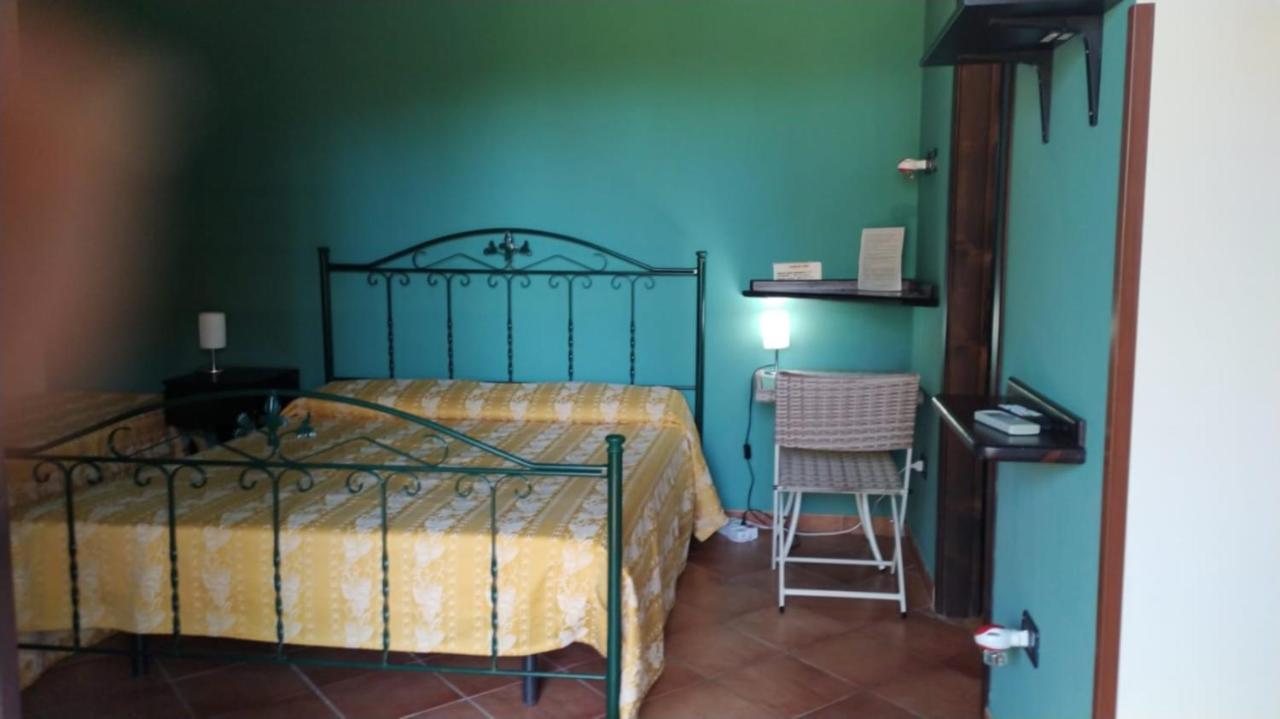 Agriturismo Il Pozzo Antico Mascali Esterno foto