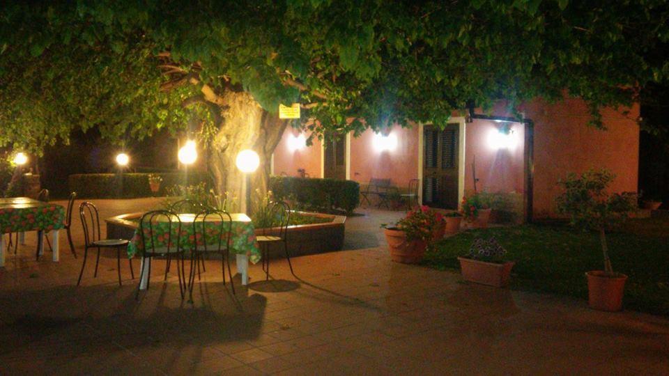 Agriturismo Il Pozzo Antico Mascali Esterno foto
