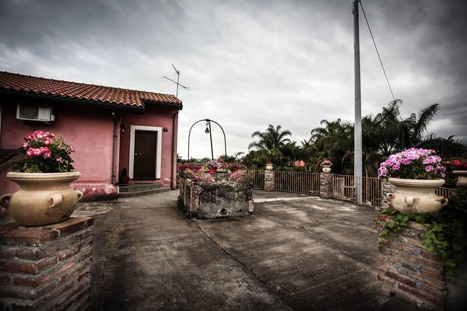 Agriturismo Il Pozzo Antico Mascali Esterno foto