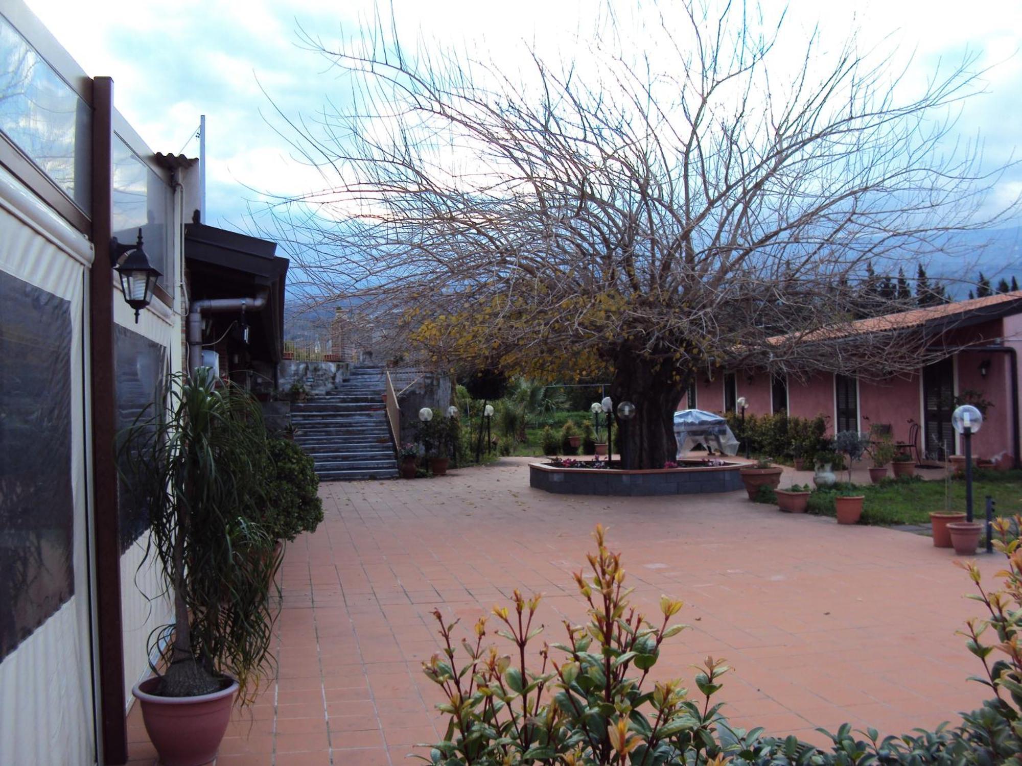 Agriturismo Il Pozzo Antico Mascali Esterno foto