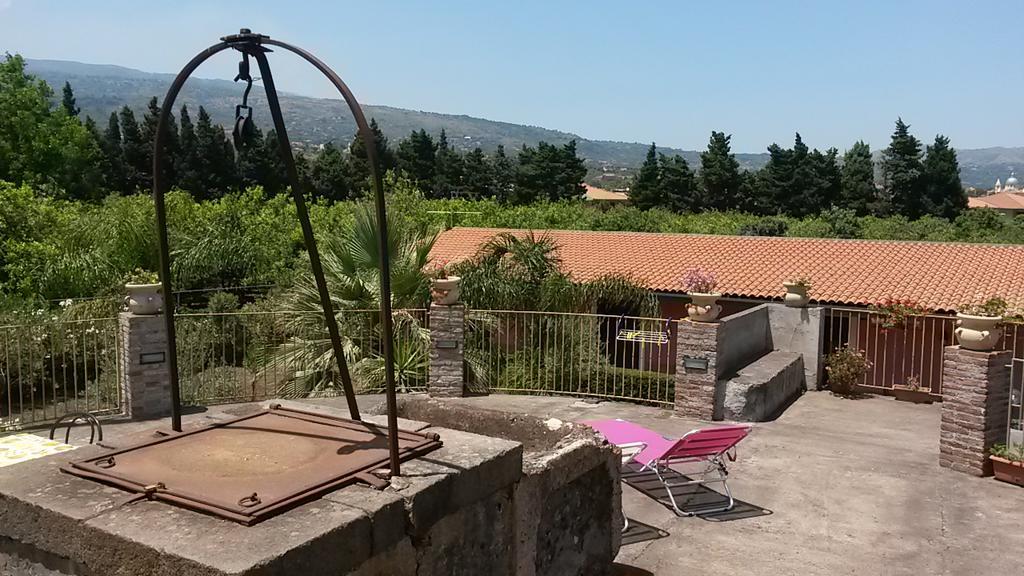 Agriturismo Il Pozzo Antico Mascali Esterno foto