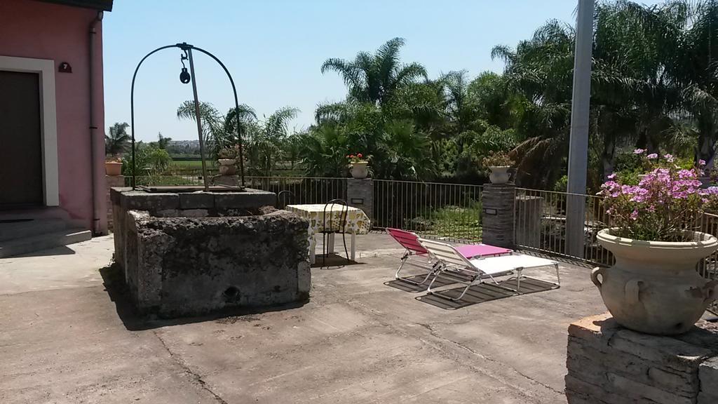 Agriturismo Il Pozzo Antico Mascali Esterno foto