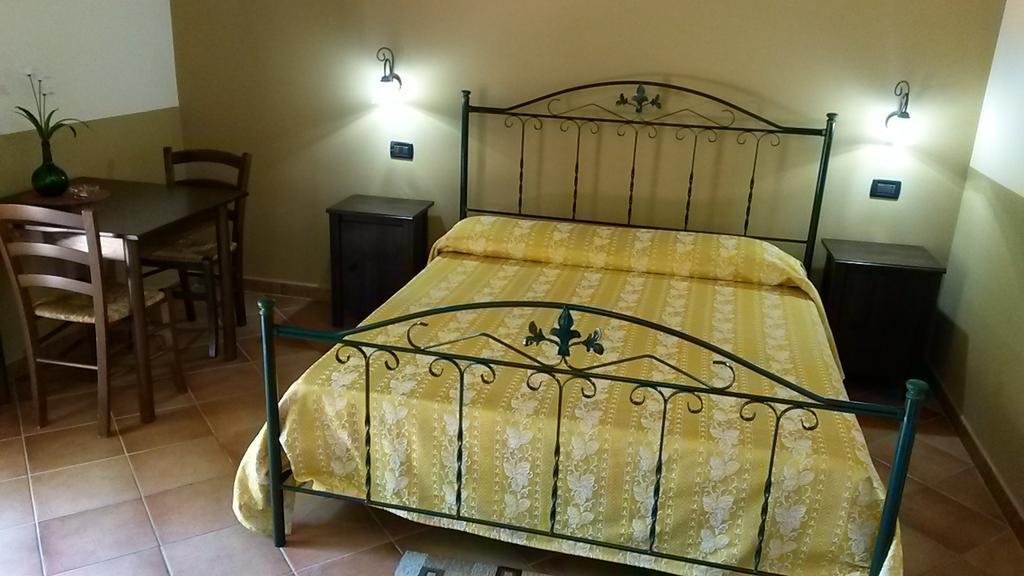 Agriturismo Il Pozzo Antico Mascali Esterno foto