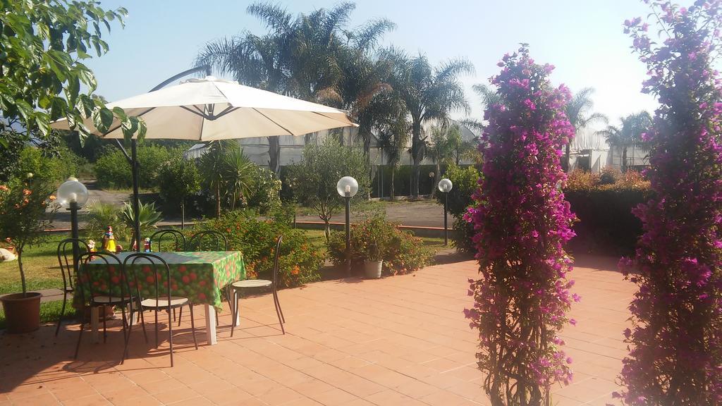 Agriturismo Il Pozzo Antico Mascali Esterno foto