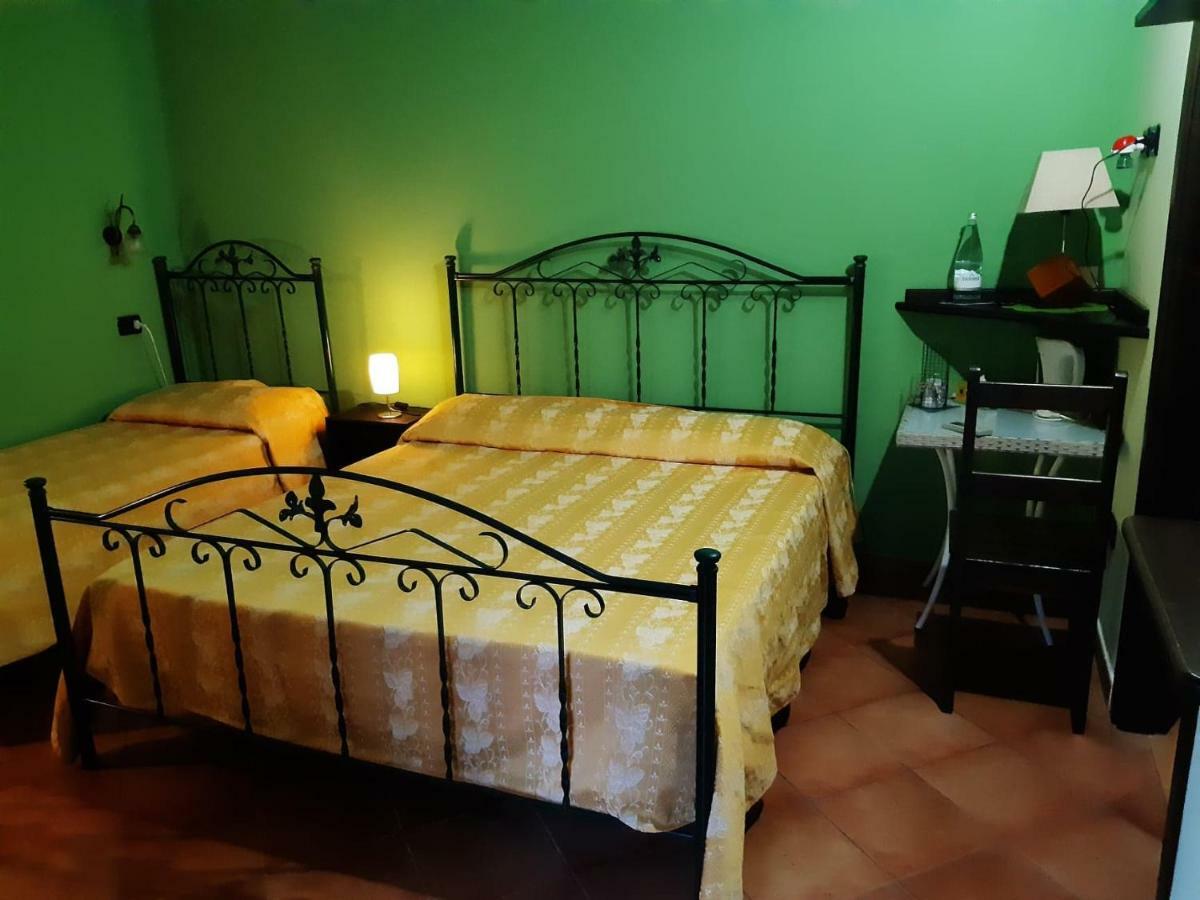 Agriturismo Il Pozzo Antico Mascali Esterno foto