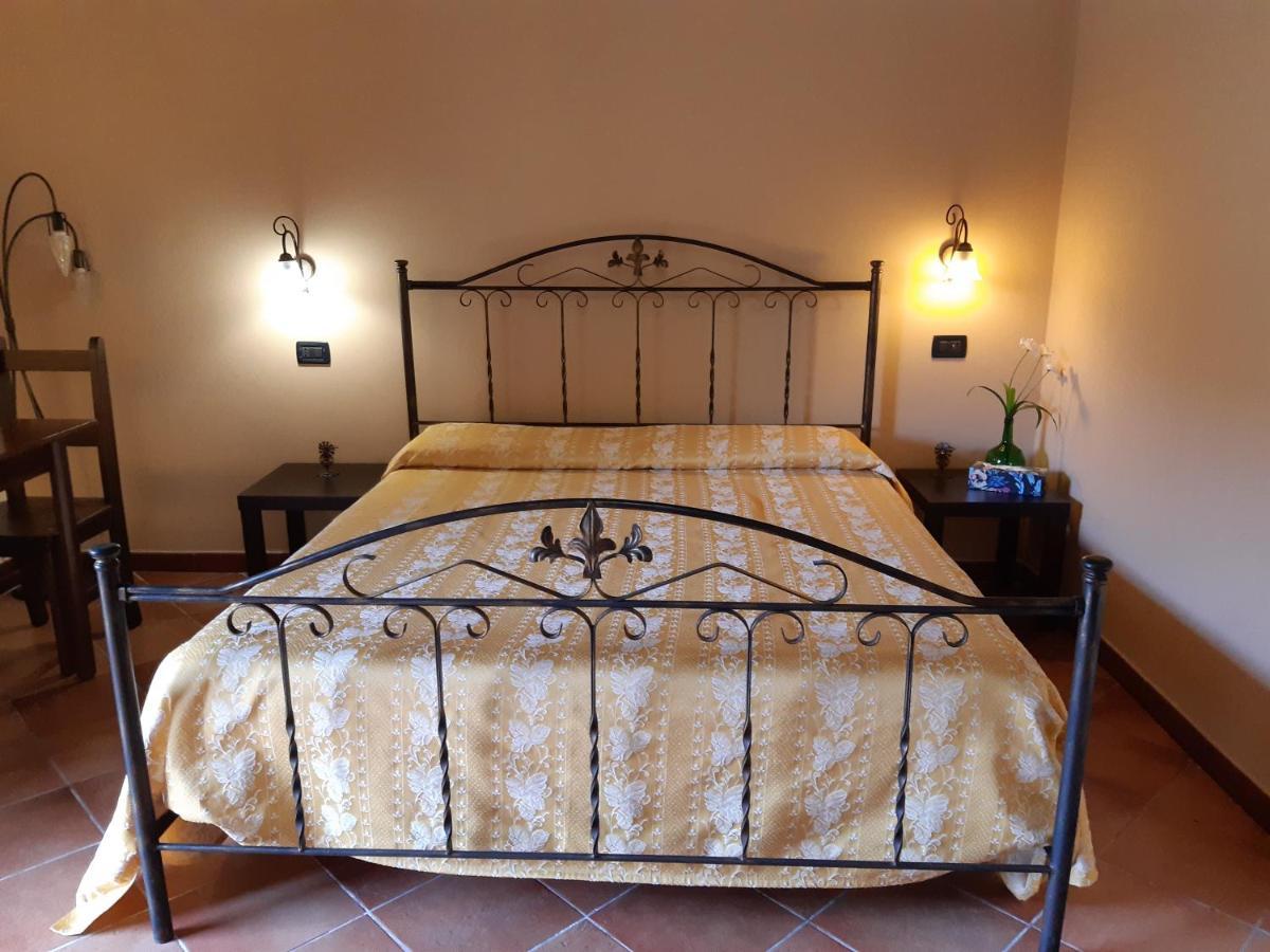 Agriturismo Il Pozzo Antico Mascali Esterno foto